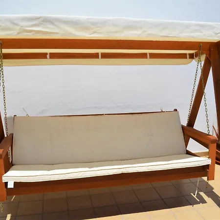 شقة Sarah